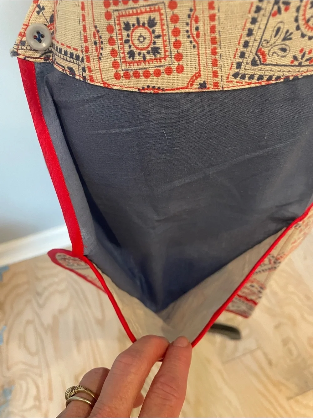 Vintage-Inspired Red, Navy & Cream Half Apron 70’s like new